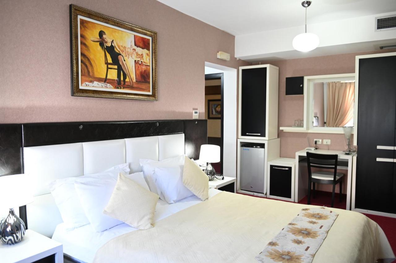 Hotel Liss Lezhë Exteriér fotografie