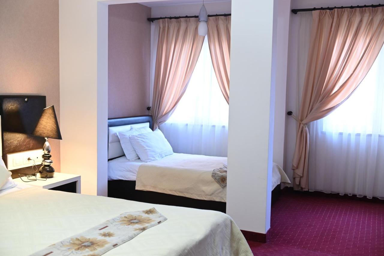 Hotel Liss Lezhë Exteriér fotografie